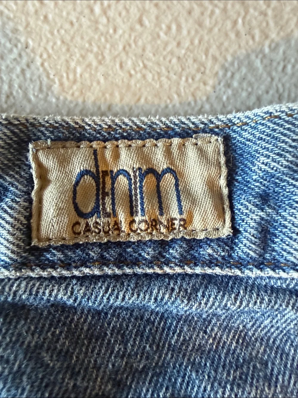 Denim Casual Corner Capri Baggy Wide Leg Raw Hem Red Trim Accent Denim Size: 4R